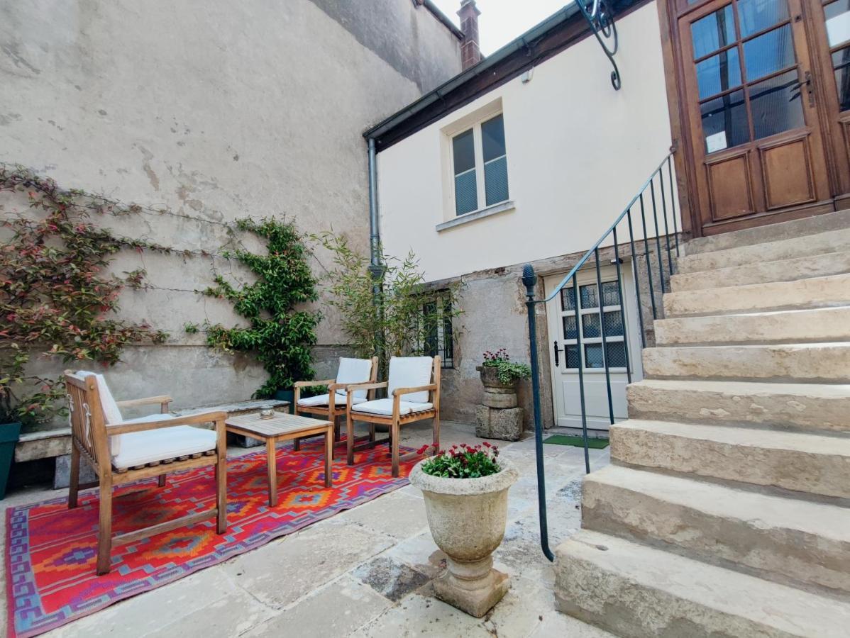 Les Suites - Saulieu Exterior foto